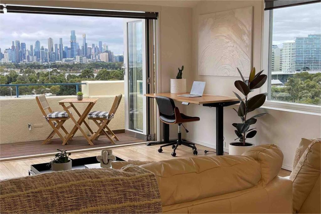Spectacular Views Over Albert Park Мелбърн Екстериор снимка