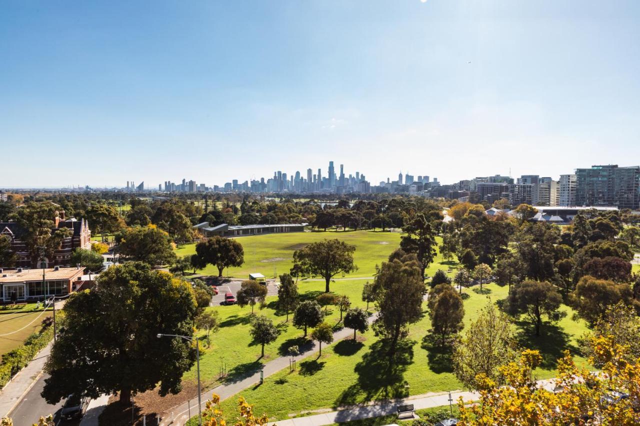 Spectacular Views Over Albert Park Мелбърн Екстериор снимка
