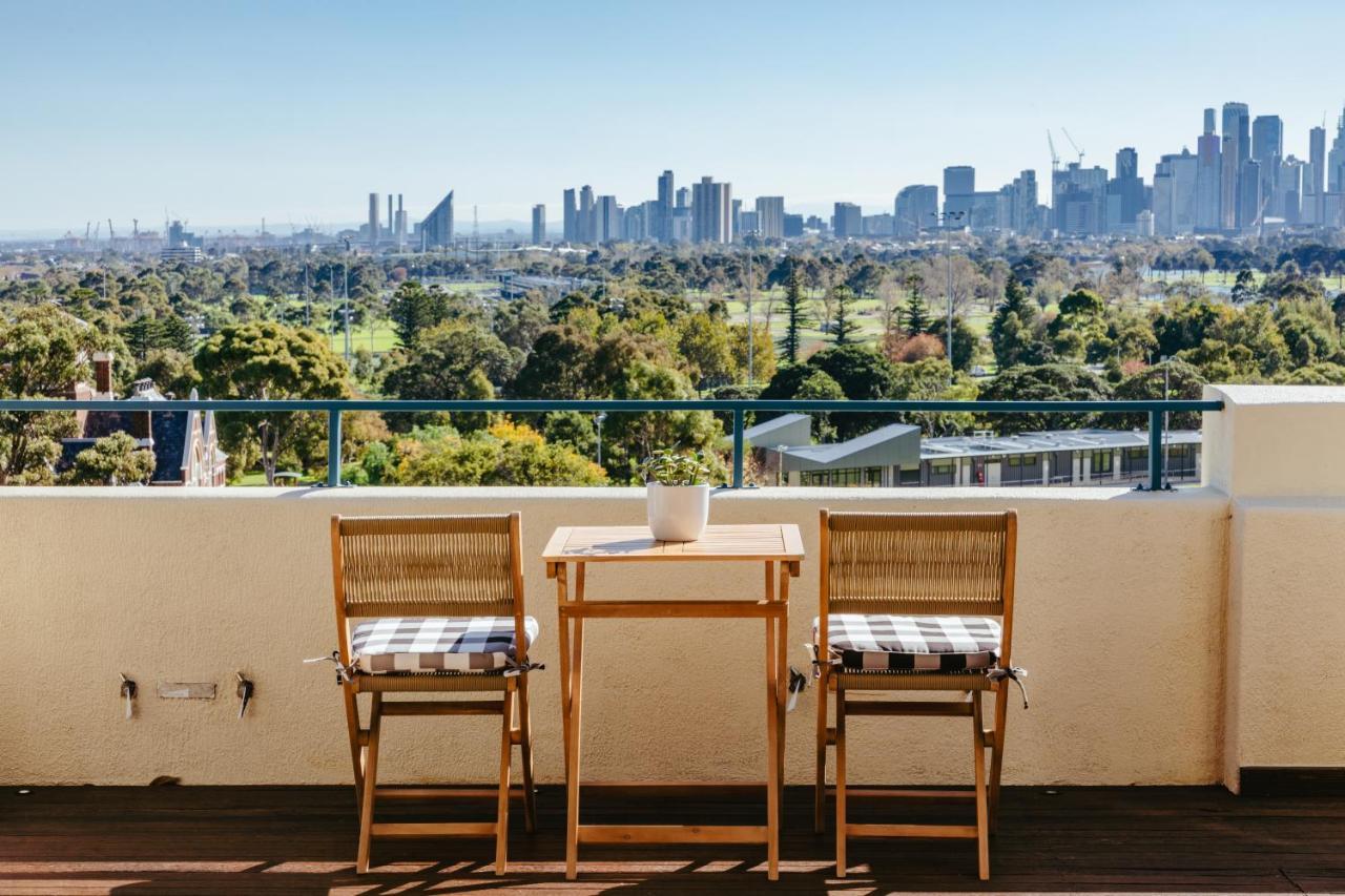 Spectacular Views Over Albert Park Мелбърн Екстериор снимка