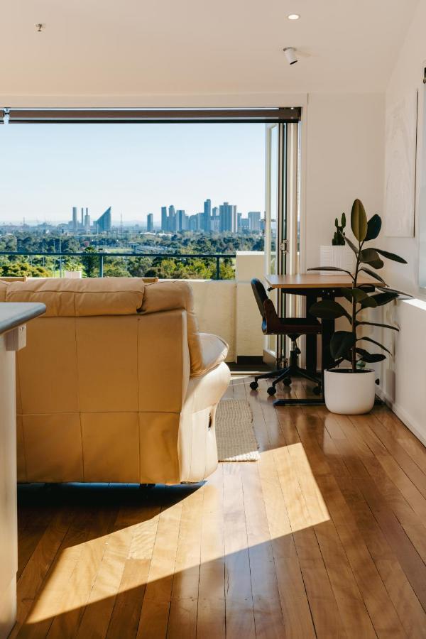 Spectacular Views Over Albert Park Мелбърн Екстериор снимка